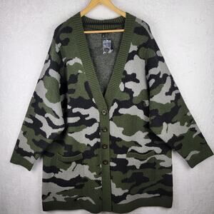 Torrid Plus Size 4 Heavy Cardigan Sweater Camouflage V Neck Pocket Button Winter